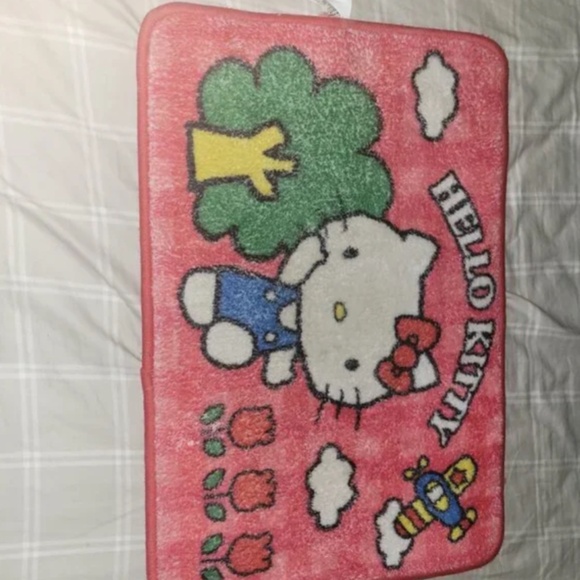 Hello Kitty Rug - Picture 1 of 4
